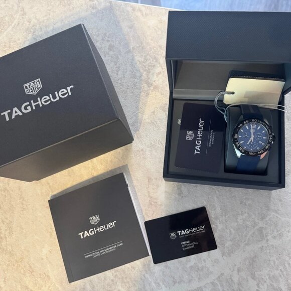 Authentic TAG Heuer Formula 1 Chronograph Quartz Blue Rubber Watch - Picture 10 of 11